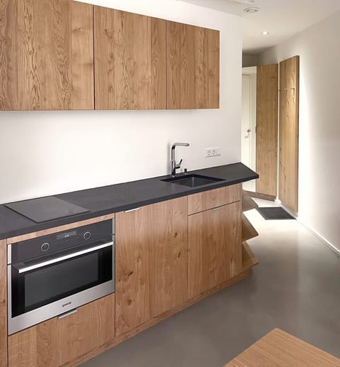 Standard Apartment, Balcony, Garden View | Private kitchen | Fridge, oven, stovetop, cookware/dishes/utensils