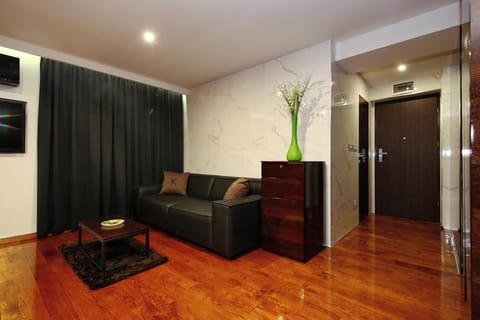 Deluxe Room | In-room safe, free WiFi