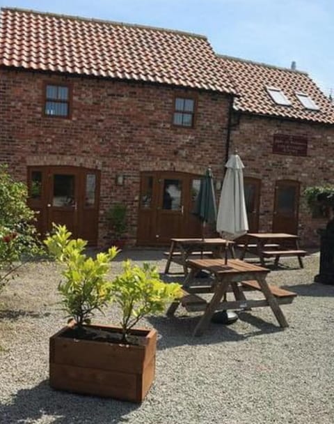 Studio | Outdoor dining