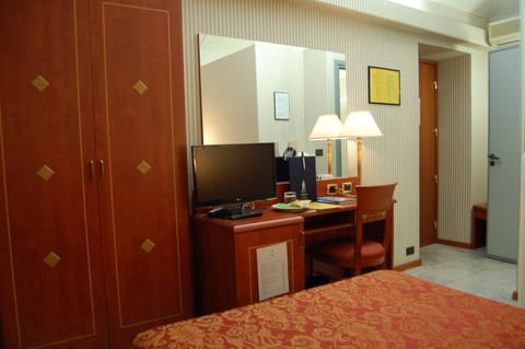 Double Room | Select Comfort beds, minibar, in-room safe, desk