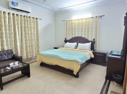 Deluxe Double Room | Soundproofing, iron/ironing board, free WiFi