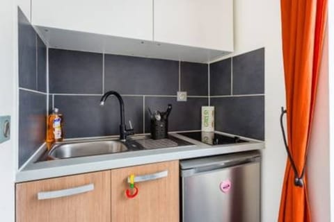 Apartment | Private kitchen | Fridge, microwave, stovetop, coffee/tea maker