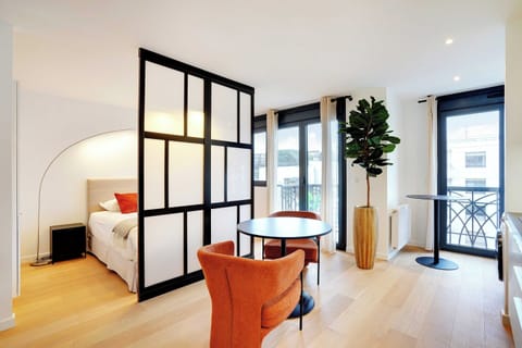 Apartment | 1 bedroom, laptop workspace, bed sheets