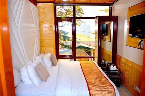 Deluxe Double Room, Balcony, Mountain View | Free WiFi