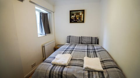 Comfort House, Private Bathroom | Iron/ironing board, free WiFi, bed sheets