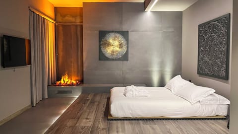 Exclusive Suite | Premium bedding, down comforters, memory foam beds, free minibar