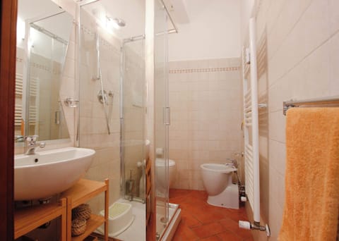 Apartment, Balcony | Bathroom