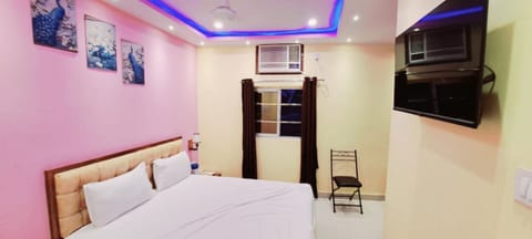 Deluxe Double Room, Multiple Bedrooms, City View | Free WiFi, bed sheets