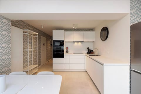 Apartment | Private kitchen | Electric kettle, toaster