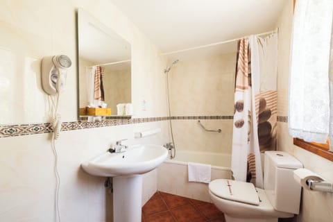 Standard Double Room, Mountain View | Bathroom | Bathtub, hair dryer, soap, shampoo