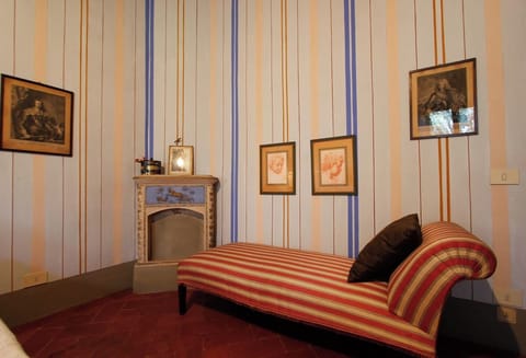 Villa, Garden View | Living area | Flat-screen TV