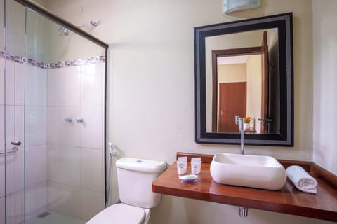 Basic Triple Room | Bathroom | Towels, soap, shampoo, toilet paper