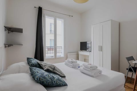Apartment | 1 bedroom, laptop workspace, iron/ironing board, bed sheets