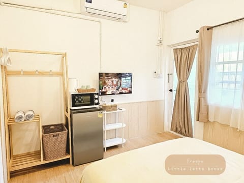 Double Room | In-room safe, desk, laptop workspace, iron/ironing board