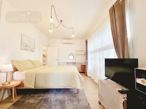 Double Room | In-room safe, desk, laptop workspace, iron/ironing board