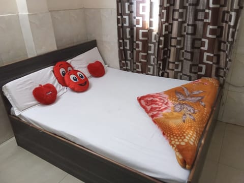 Standard Double Room, City View | Free WiFi, bed sheets