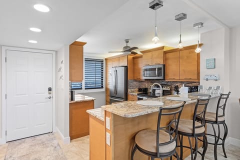 Condo, 2 Bedrooms | Private kitchen | Fridge, oven, coffee/tea maker, toaster