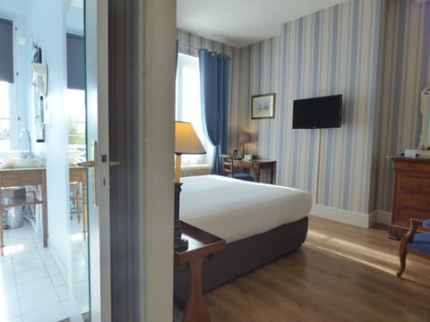 Classic Double Room, City View | Free WiFi