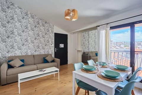 Apartment | Living area