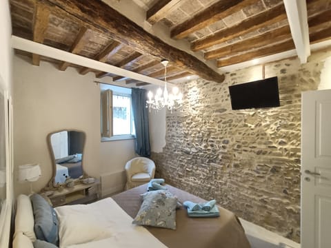 25-inch flat-screen TV with digital channels