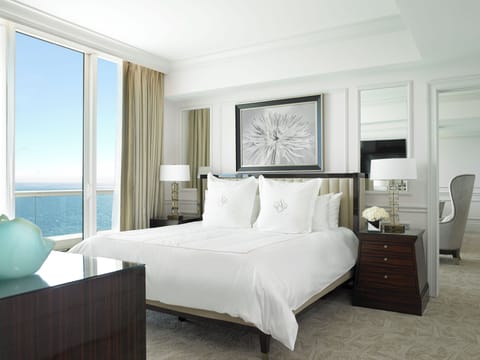 Classic Suite | Egyptian cotton sheets, premium bedding, pillowtop beds, minibar