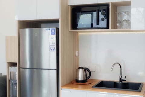 Family Villa, 2 Bedrooms, Private Pool, Pool View | Private kitchen | Electric kettle