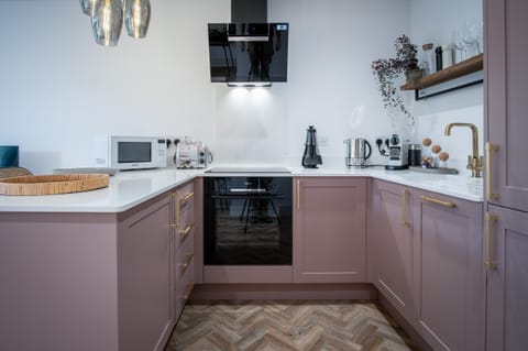 Apartment (1 Bedroom) | Private kitchen | Microwave, oven, stovetop, dishwasher