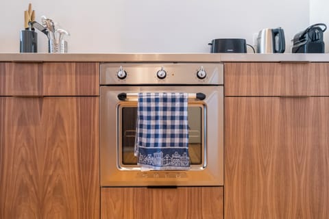 Apartment, 1 Bedroom, Balcony, Garden View | Interior