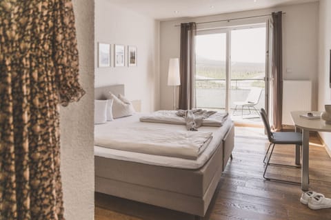 Double Room | Hypo-allergenic bedding, soundproofing, free WiFi, bed sheets