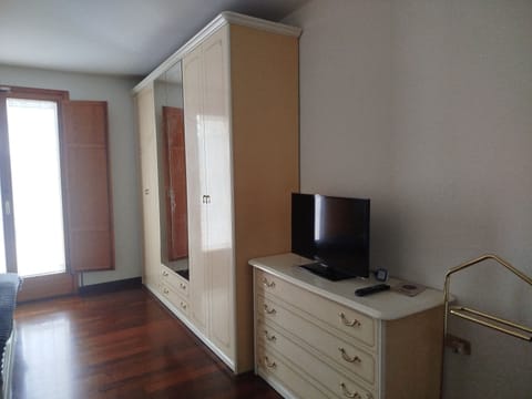 Down comforters, free WiFi, bed sheets