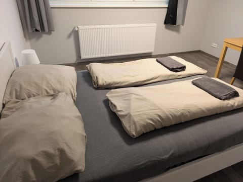 Basic Double Room | Laptop workspace, free WiFi, bed sheets