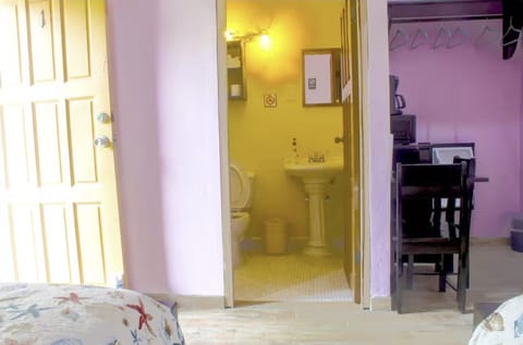 Laptop workspace, iron/ironing board, free WiFi