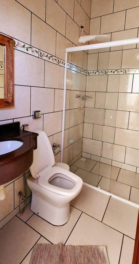 Standard Twin Room | Bathroom | Shower, towels, soap, toilet paper