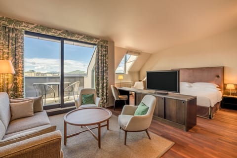 Suite, 1 Bedroom | 1 bedroom, premium bedding, minibar, in-room safe
