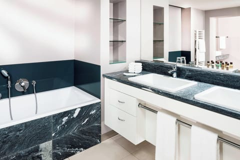 Grand Suite, 1 Bedroom, Non Smoking | Bathroom | Free toiletries, hair dryer, bathrobes, slippers