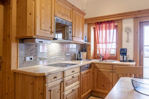 Apartment | Private kitchen | Cookware/dishes/utensils