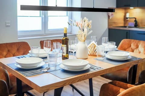 Exclusive Condo, 2 Bedrooms, Sauna | In-room dining