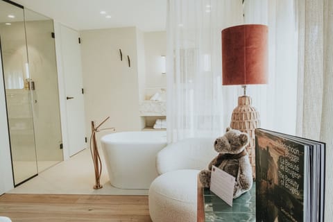 Superior Double Room | Bathroom | Separate tub and shower, hair dryer, bathrobes, slippers