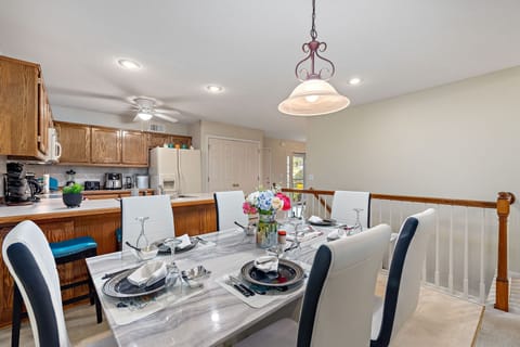 Townhome, 3 Bedrooms | Dining