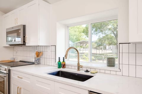 House | 3 bedrooms, desk, Internet