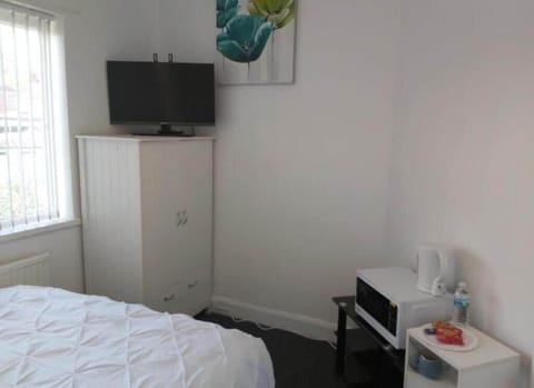 Junior Double Room | Iron/ironing board, free WiFi