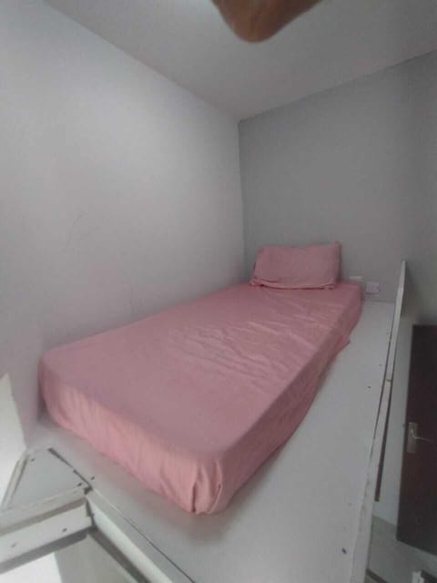 Basic Single Room, 1 Twin Bed, Non Smoking, Park View | Iron/ironing board, free WiFi, bed sheets