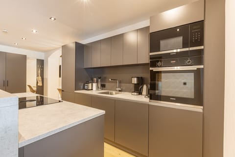 Apartment | Private kitchen | Cookware/dishes/utensils