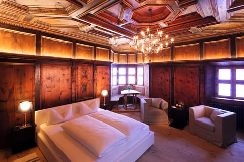 Exclusive Suite, City View, Annex Building | In-room safe, blackout drapes, iron/ironing board, free WiFi