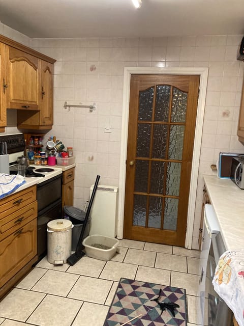 House | Private kitchen | Fridge, microwave, oven, stovetop