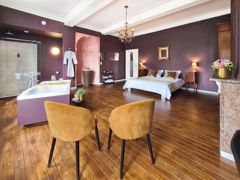 Deluxe Room, City View | Desk, laptop workspace, soundproofing, iron/ironing board