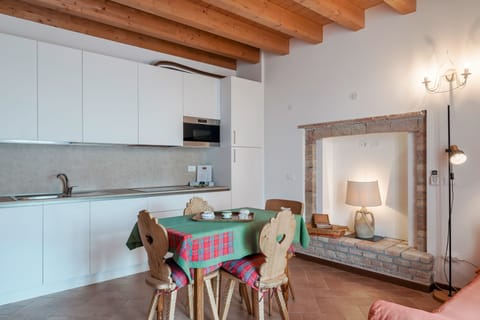 Basic Apartment | Living area