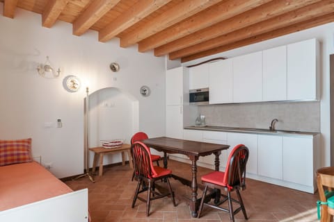 Superior Condo | Living area