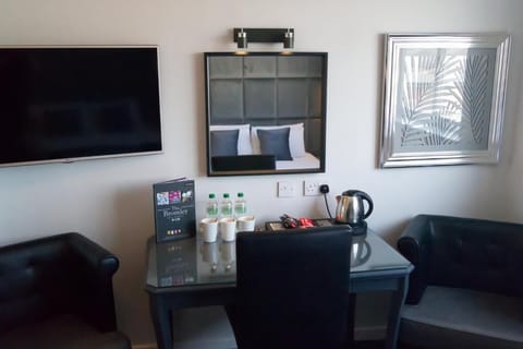 Deluxe Triple Room | Desk, soundproofing, iron/ironing board, free WiFi