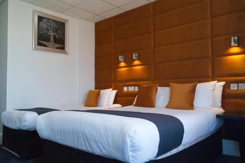 Superior Triple Room, Sea View | Desk, soundproofing, iron/ironing board, free WiFi